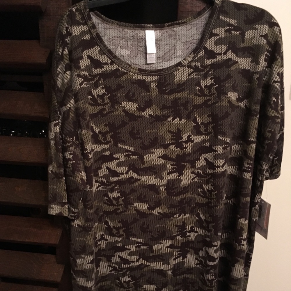Lularoe Irma size L camo print super stretchy NWT